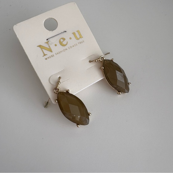 Olive Beige Faceted Stone Earrings - Picture 2 of 8